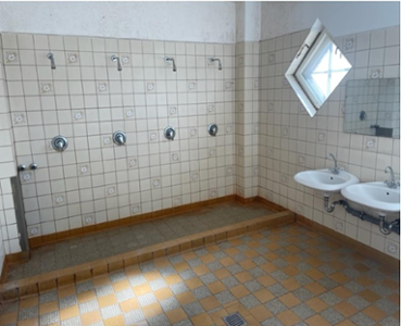 Doppelturnhalle Duschraum